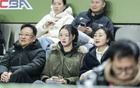 老婆来看球压力大？张常宁现身同曦主场，吴冠希连丢关键罚球